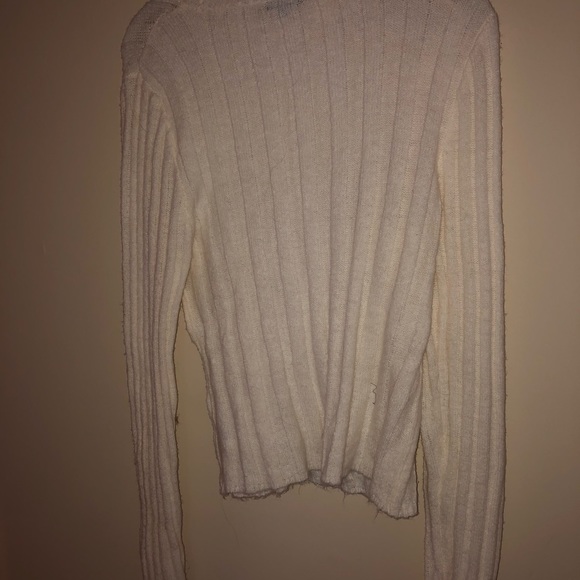 🆑🚫SOLD🚫NWOT Cream Polyester Sweater ❄️ - Picture 13 of 13